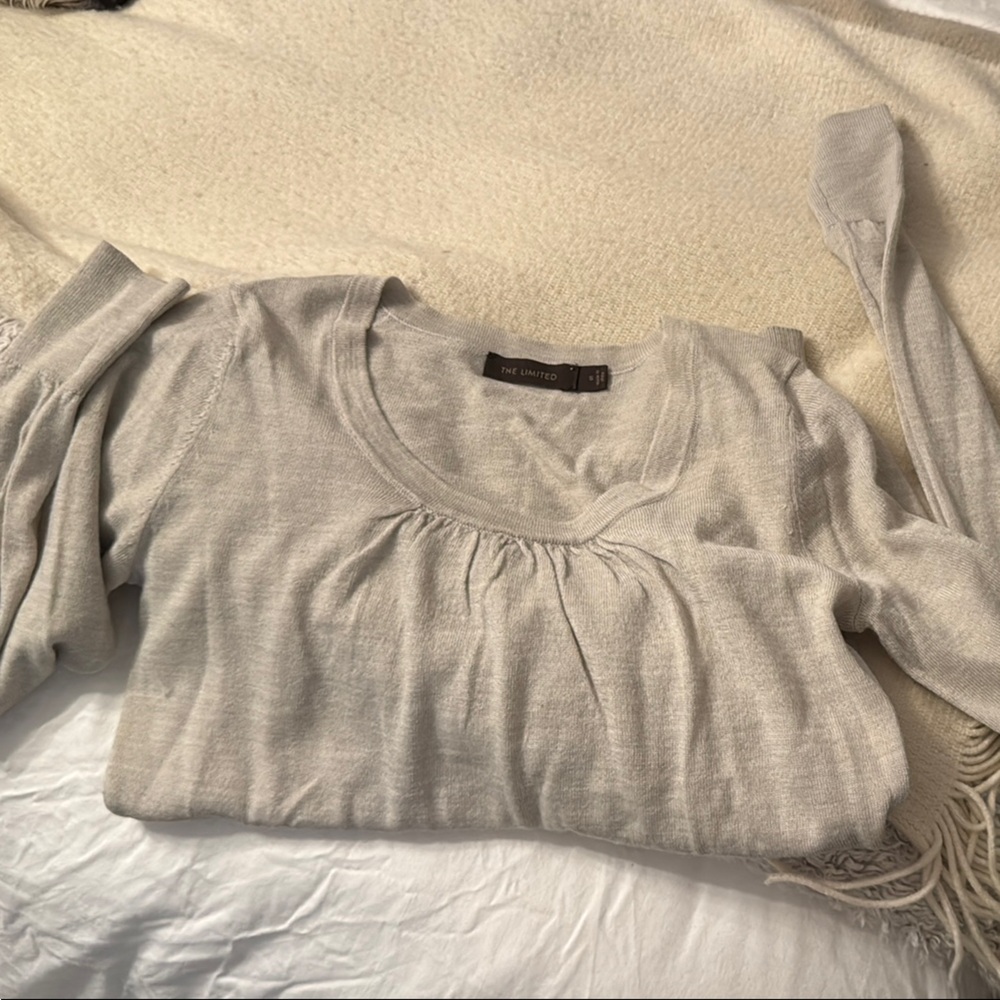 THE LIMITED: Gray Sweater